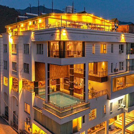 Moustache Rishikesh Luxuria Hostel Екстериор снимка