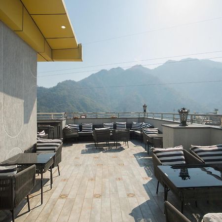 Moustache Rishikesh Luxuria Hostel Екстериор снимка