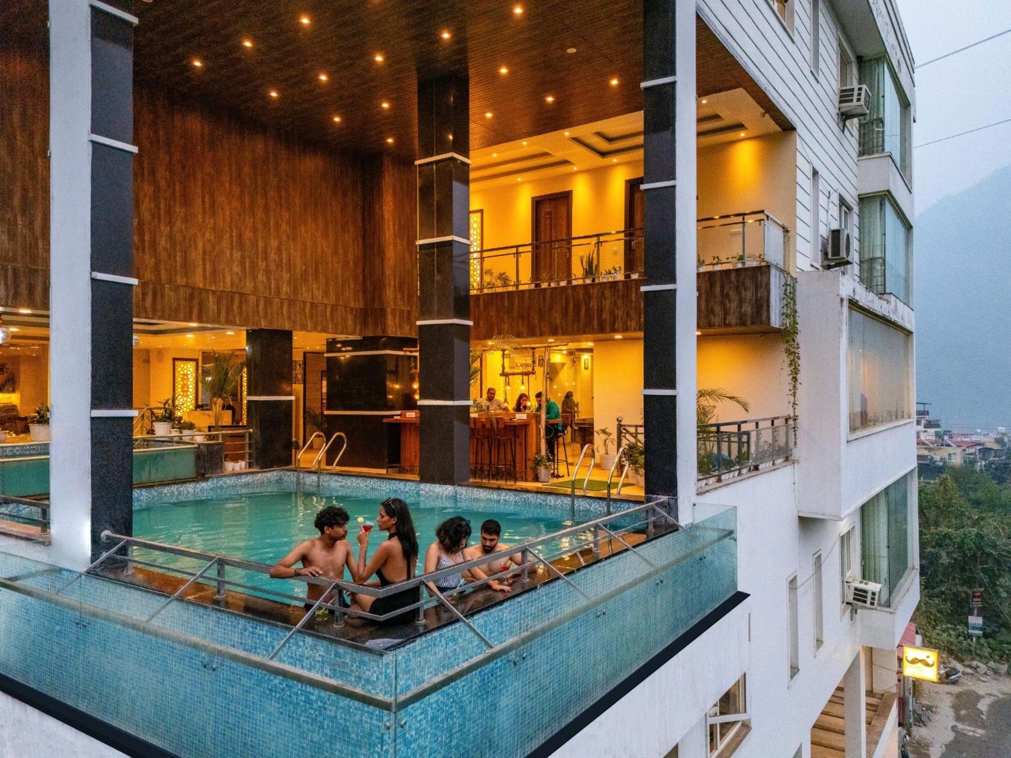 Moustache Rishikesh Luxuria Hostel Екстериор снимка