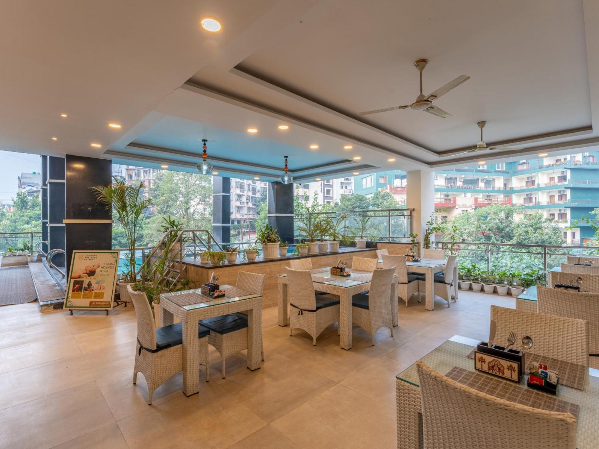 Moustache Rishikesh Luxuria Hostel Екстериор снимка