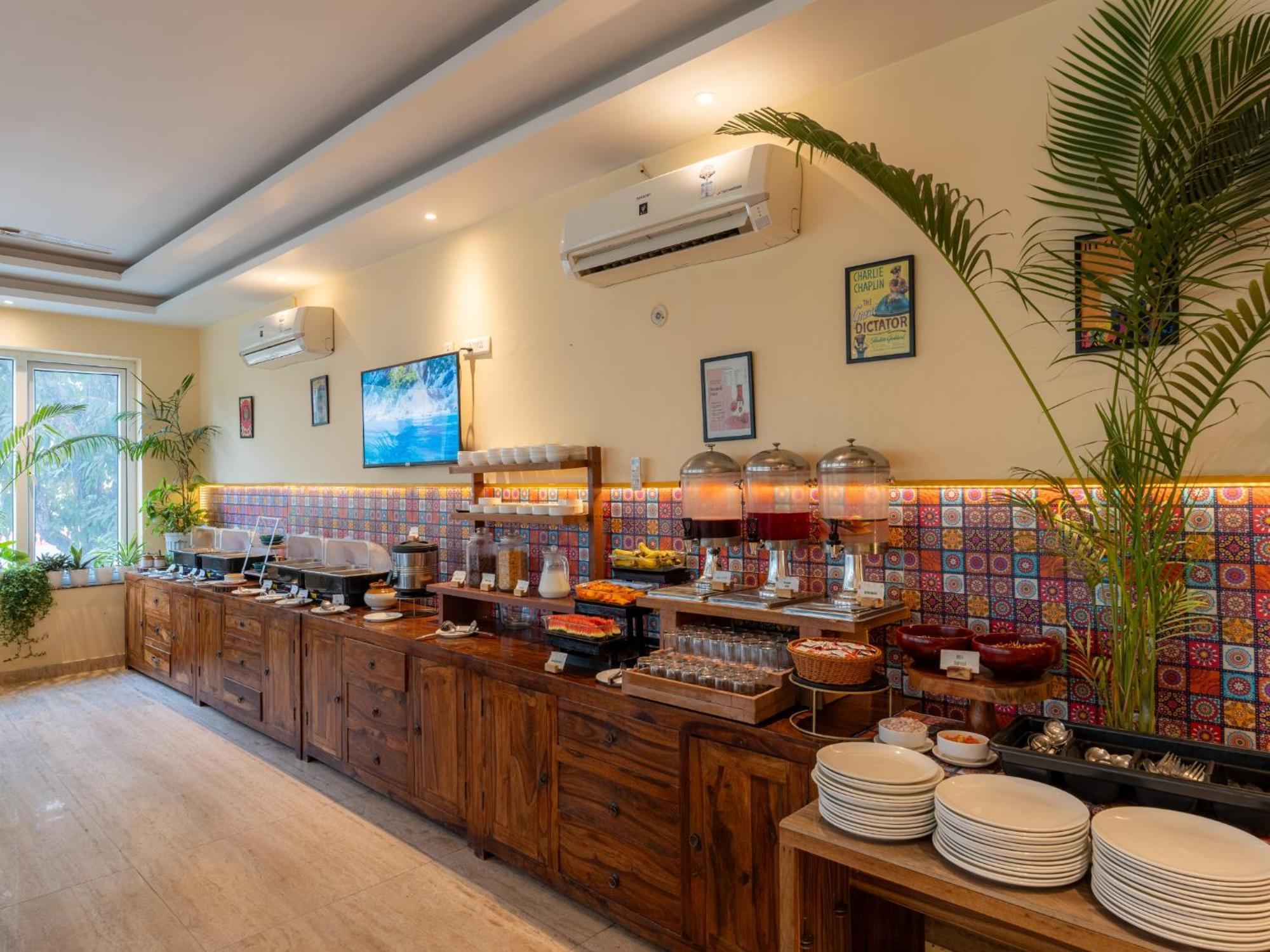 Moustache Rishikesh Luxuria Hostel Екстериор снимка