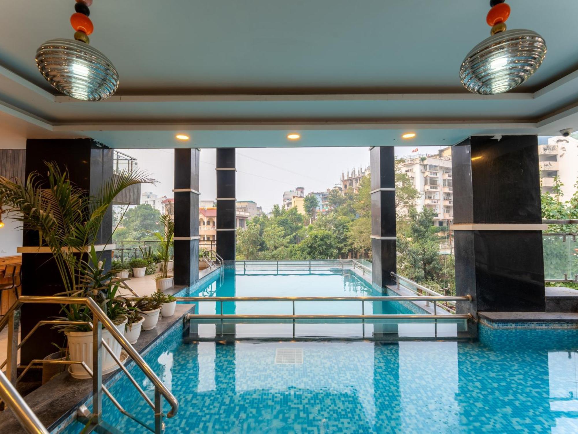 Moustache Rishikesh Luxuria Hostel Екстериор снимка